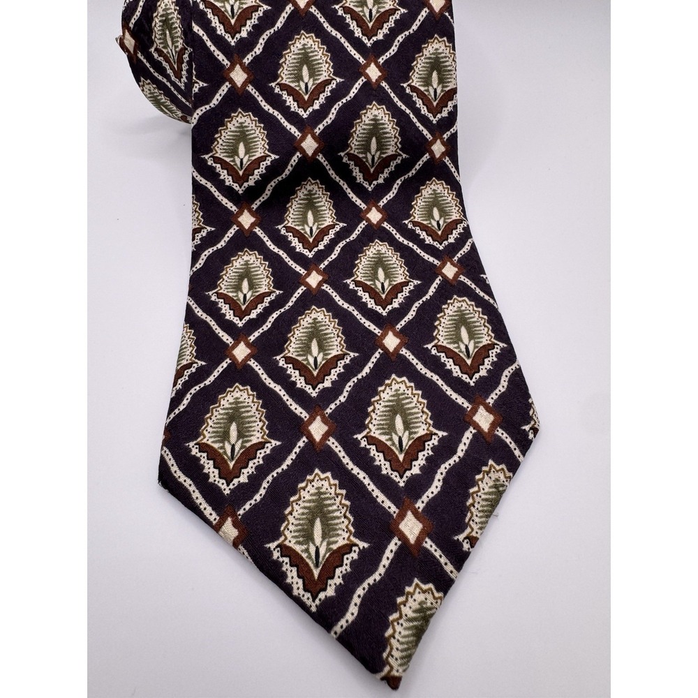 Burberrys of London Silk Tie USA Made Geometric Medallion Pattern NWT